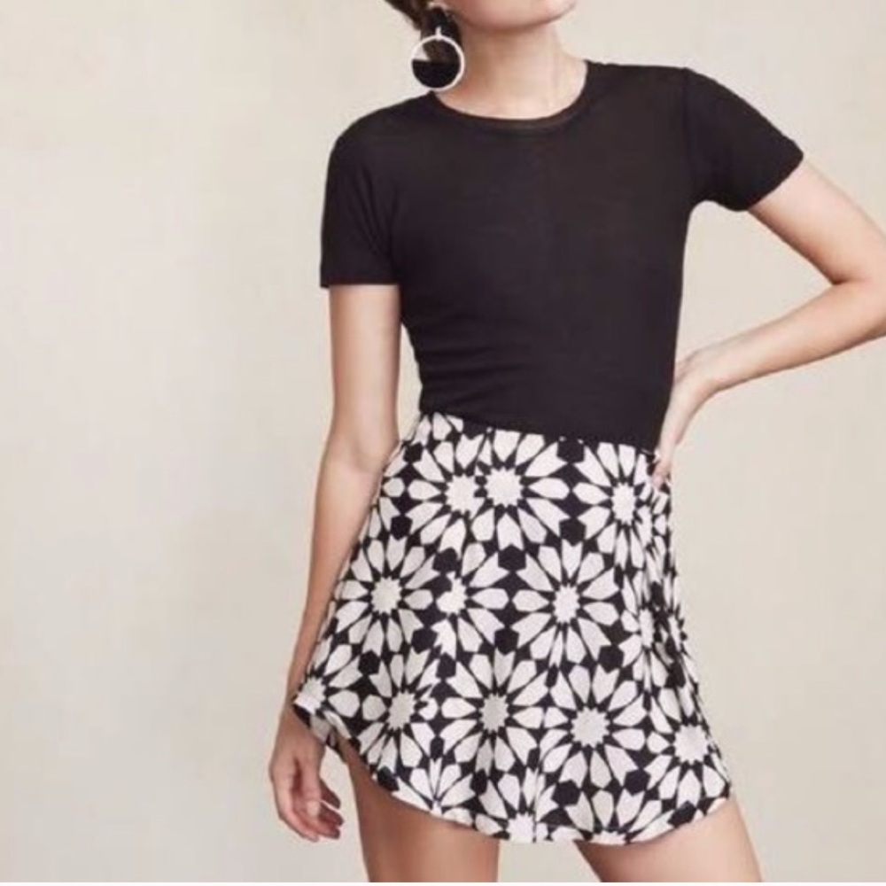 Reformation Naomi Skirt in Cassiopeia
Mini NWT Size 2